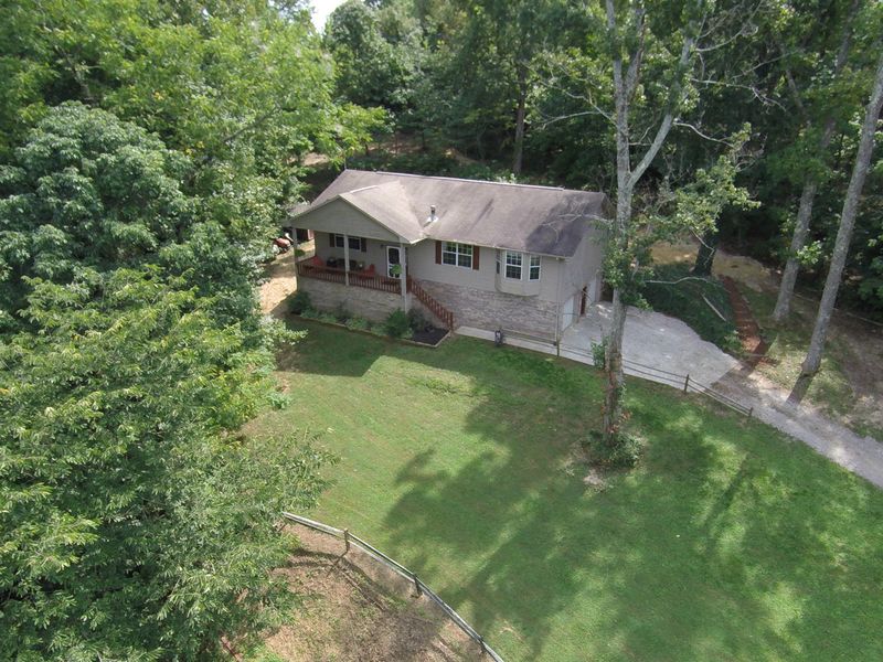 810 Sam Houston School Rd, Maryville, TN 37804