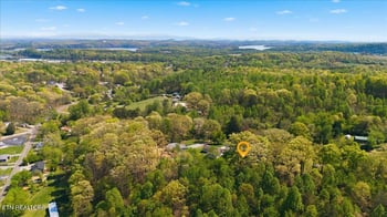 810 Stevens Ln, Lenoir City, TN 37771