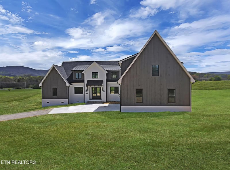 810 Whites Mill Rd, Maryville, TN 37803