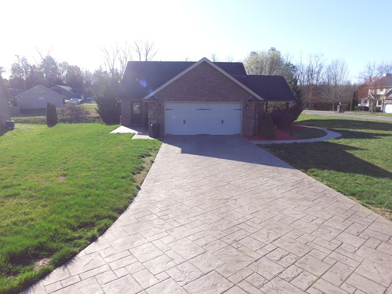 8100 Morning Rose Ln, Corryton, TN 37721