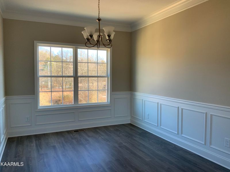 8101 Equinox Ln, Powell, TN 37849