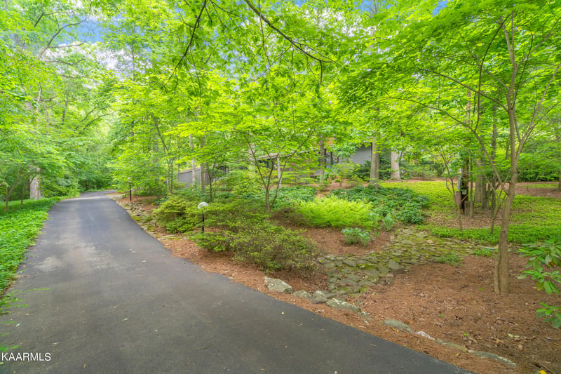 8101 Osler Ln, Knoxville, TN 37909