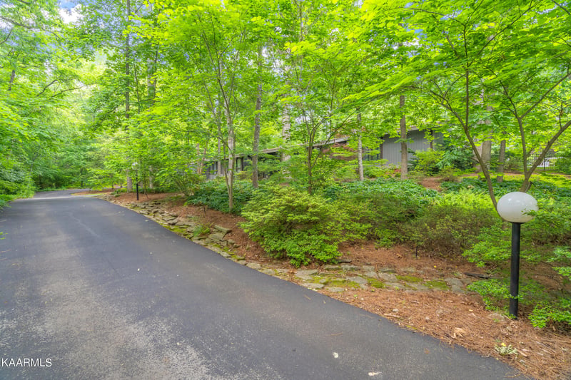 8101 Osler Ln, Knoxville, TN 37909