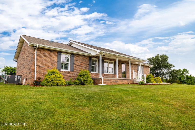 8103 Brickyard Rd, Powell, TN 37849