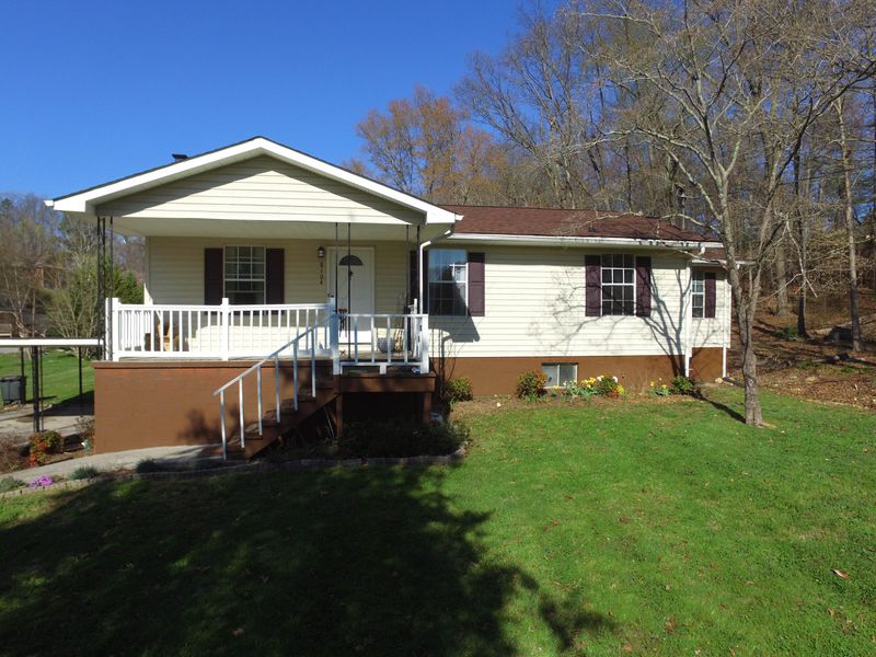 8104 Harmon Rd, Powell, TN 37849
