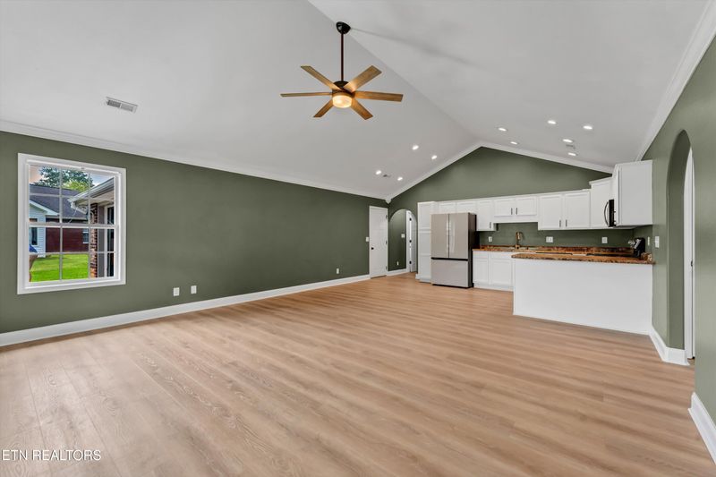 8105 Morning Rose Ln, Corryton, TN 37721