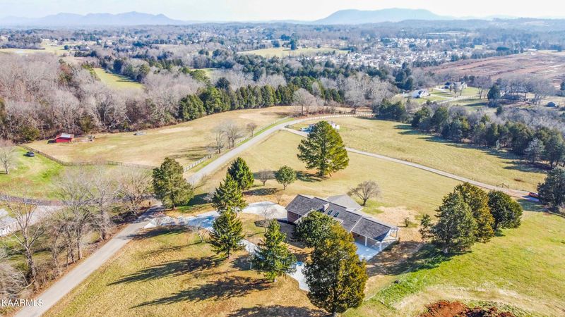 8107 Coppock Rd, Corryton, TN 37721