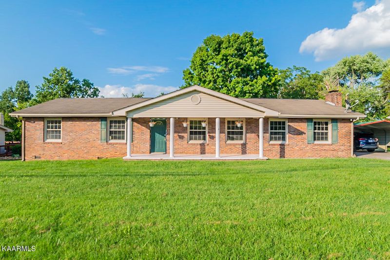8108 Sharp Rd, Powell, TN 37849