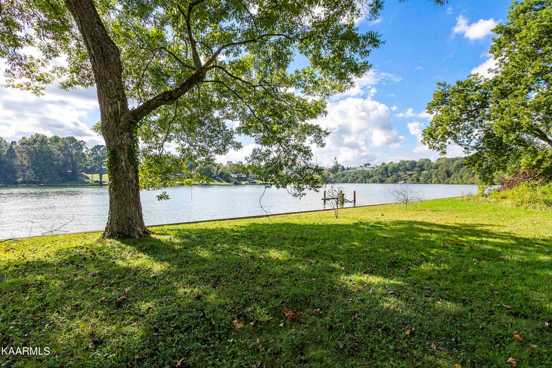 811-839 Blows Ferry Rd, Knoxville, TN 37919