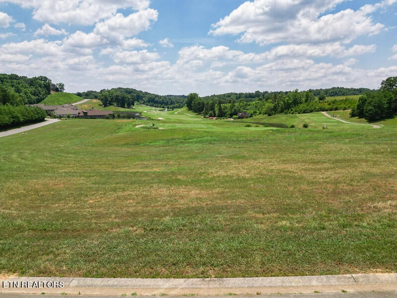 811 Navigator Dr, Lenoir City, TN 37772