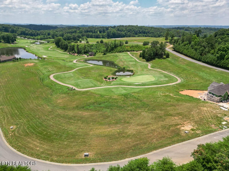 811 Navigator Dr, Lenoir City, TN 37772