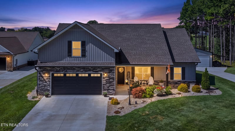 811 Pinebrooke Dr, Maryville, TN 37801