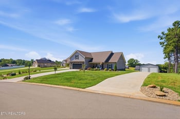 811 Pinebrooke Dr, Maryville, TN 37801