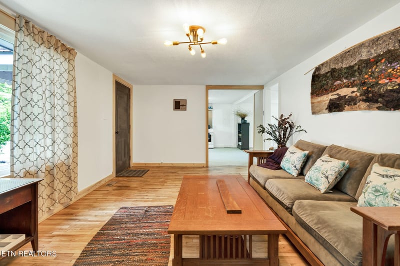 811 Tennal St, Athens, TN 37303
