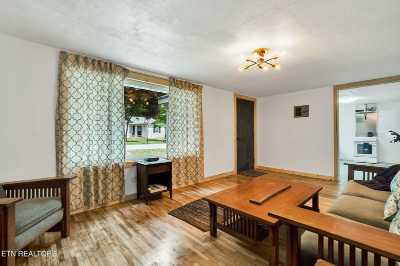 811 Tennal St, Athens, TN 37303
