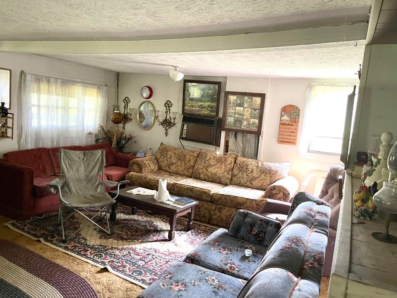 811 Three Point Rd, Vonore, TN 37885