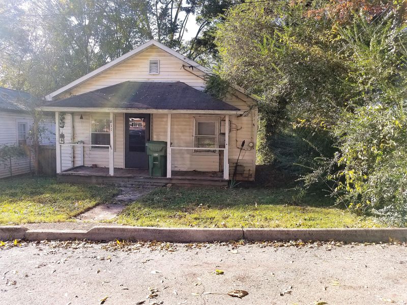 811 Walnut St, Maryville, TN 37804