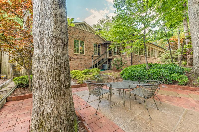 811 Westborough Rd, Knoxville, TN 37909