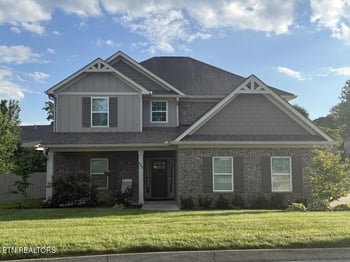 811 Yosemite Dr, Lenoir City, TN 37771