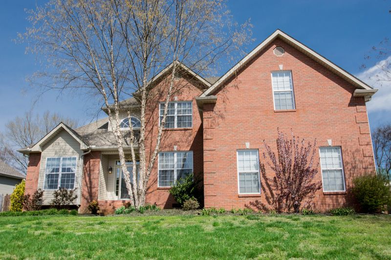 8110 Canter Ln, Powell, TN 37849
