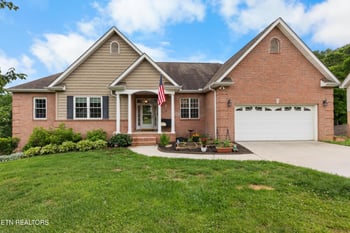 8111 Campbells Point Rd, Corryton, TN 37721