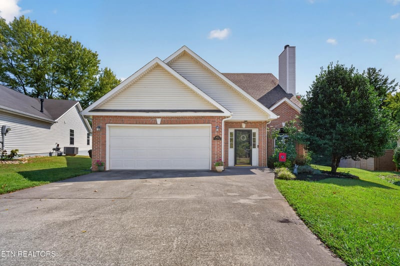 8112 Legacy Ln, Knoxville, TN 37919