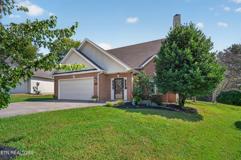 8112 Legacy Ln, Knoxville, TN 37919