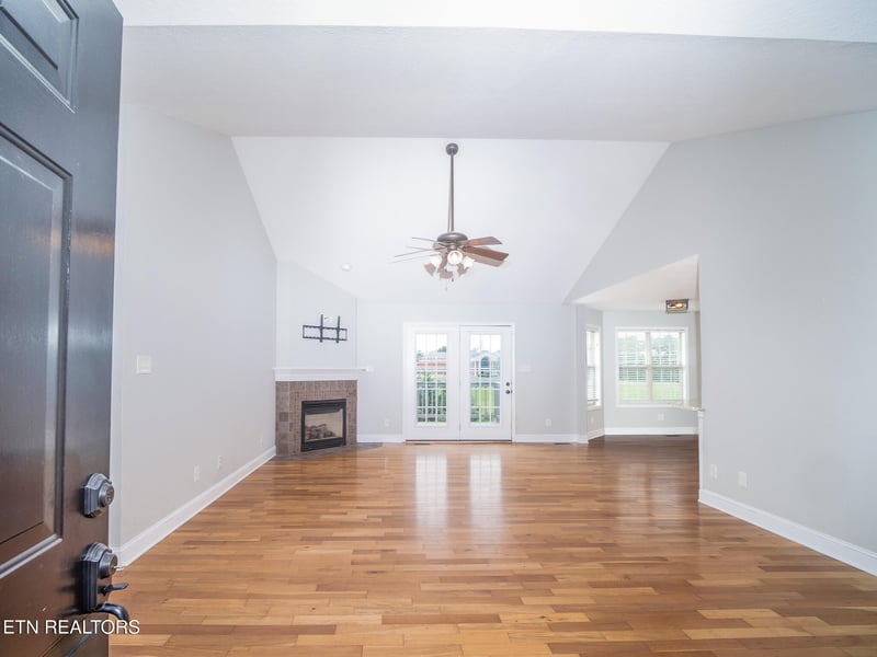 8113 Cambridge Gables Ln, Knoxville, TN 37938