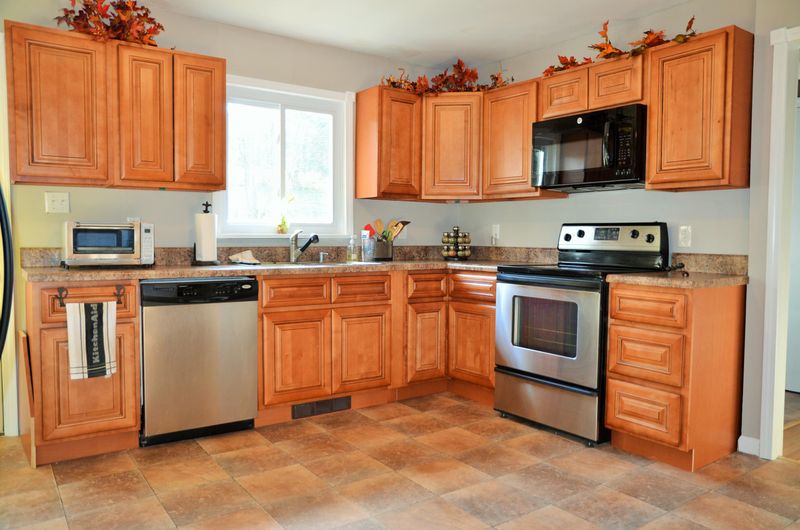 8113 Heiskell Rd, Powell, TN 37849