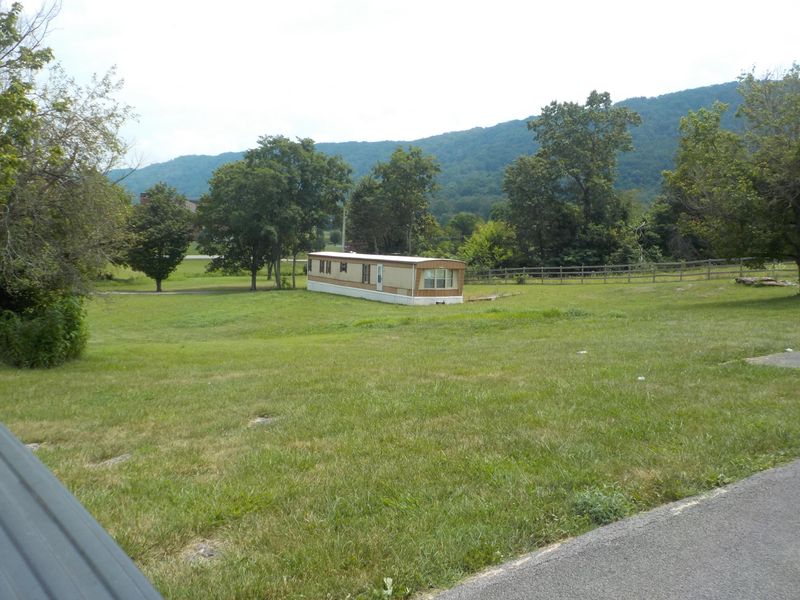 8117 Highway 131, Washburn, TN 37888