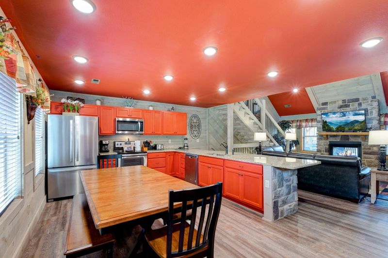 812 Blacksmith Way, Gatlinburg, TN 37738