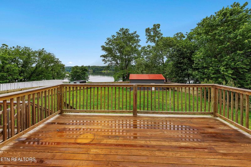 812 Brown Ave, Kingston, TN 37763
