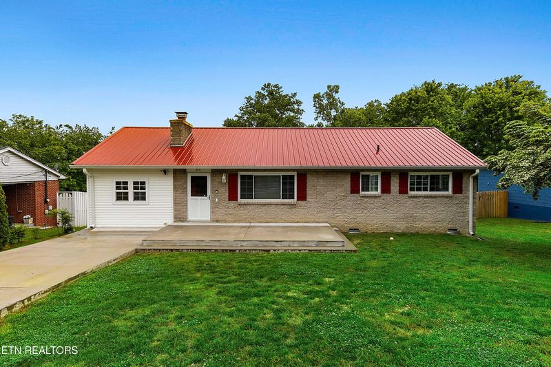 812 Brown Ave, Kingston, TN 37763