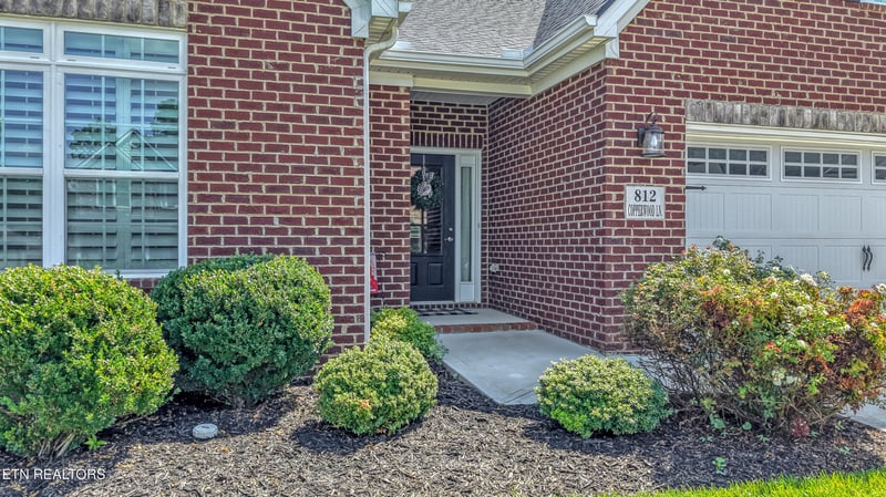 812 Copperwood Ln, Maryville, TN 37801
