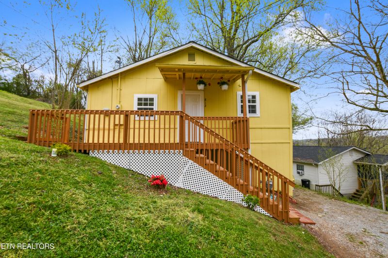 812 E Prospect St, Lafollette, TN 37766