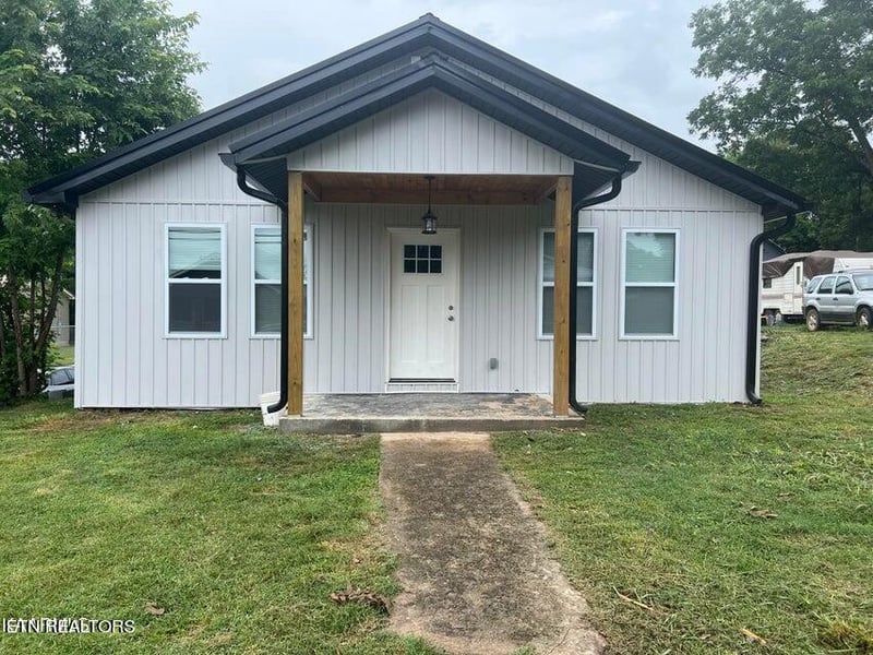 812 Monroe St, Sweetwater, TN 37874