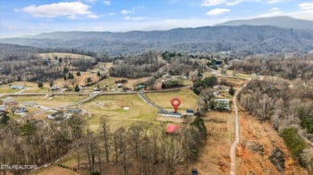 812 New Clear Branch Rd, Rocky Top, TN 37769