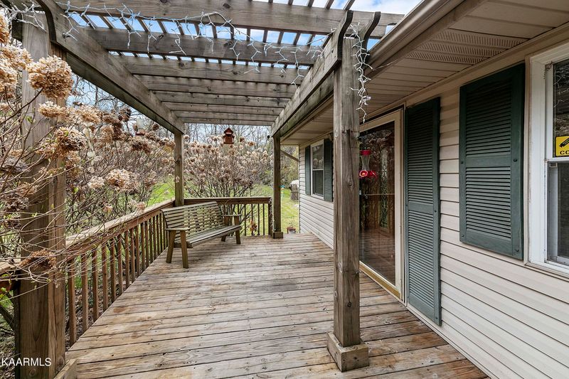 812 Pop Hollow Rd, Clinton, TN 37716
