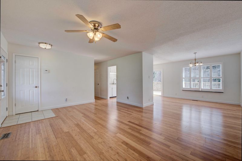 812 Sky Blue Dr, Knoxville, TN 37923