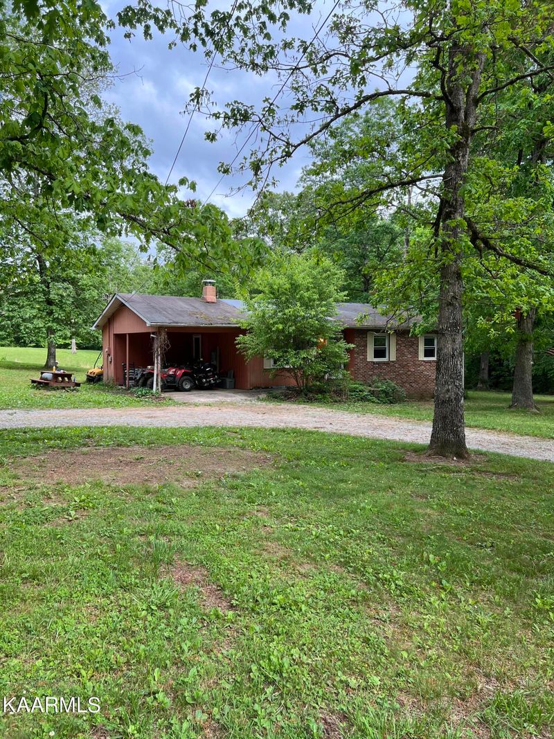 812 Stone Loop, Crossville, TN 38571