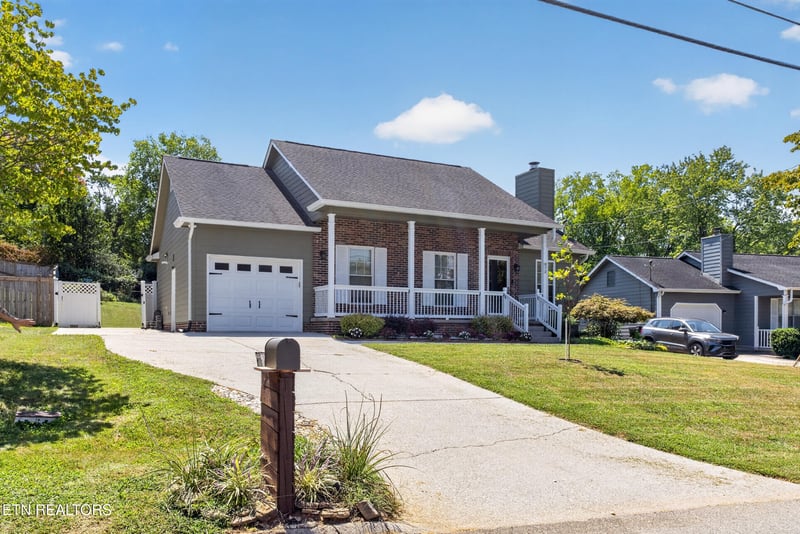 812 Summerdale Dr, Knoxville, TN 37934