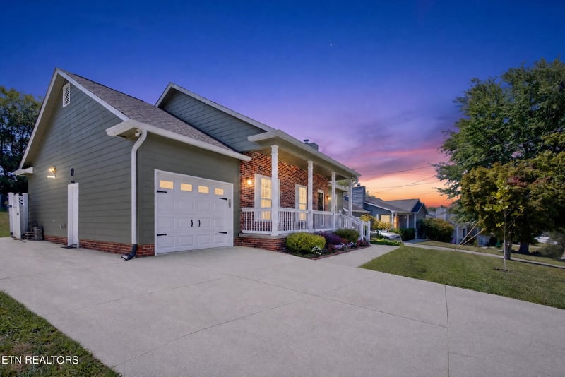 812 Summerdale Dr, Knoxville, TN 37934