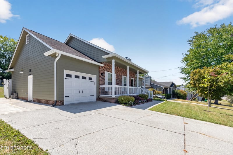 812 Summerdale Dr, Knoxville, TN 37934