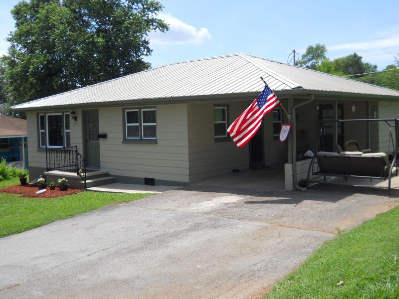 812 Vale St, Loudon, TN 37774