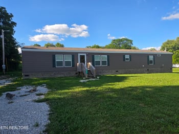 812 W 3rd Ave, Oneida, TN 37841