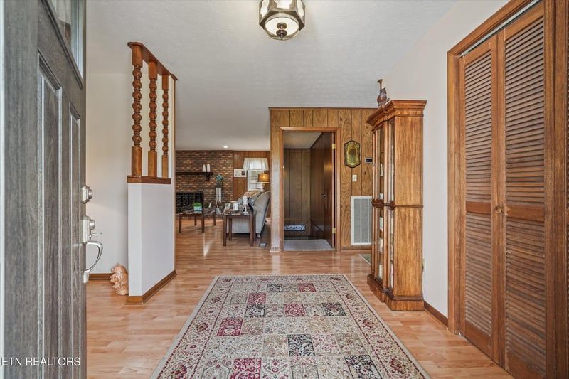 8120 Bell Rd, Knoxville, TN 37938