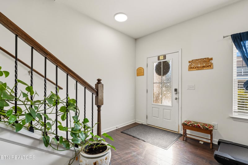 8121 Dennis Fox Ln, Knoxville, TN 37938