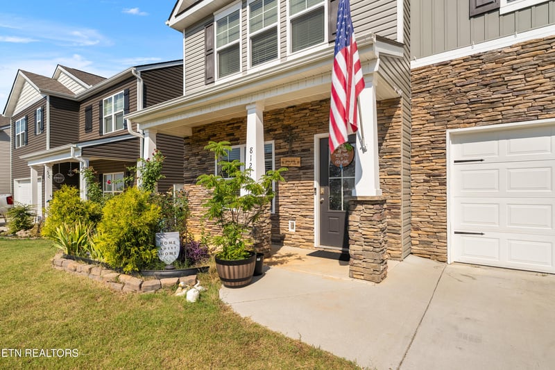 8121 Dennis Fox Ln, Knoxville, TN 37938
