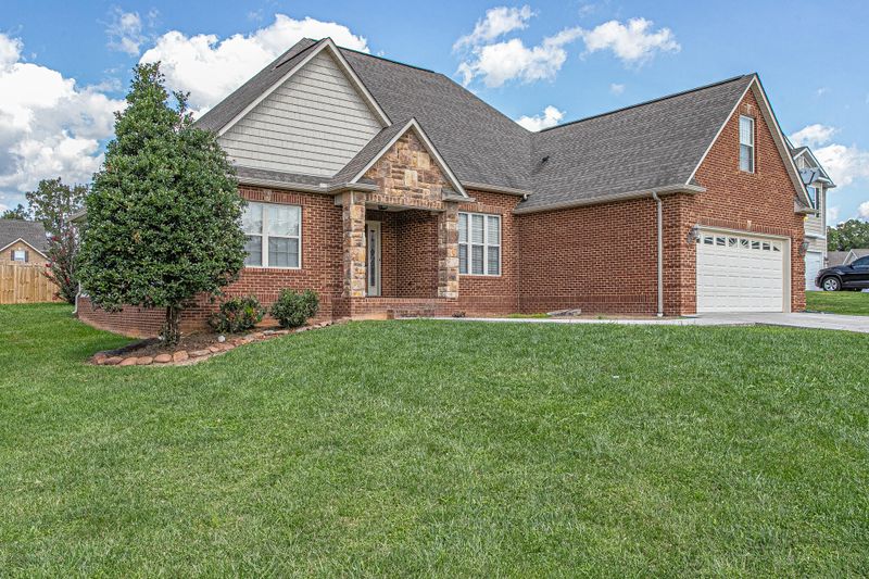8121 Thunder River Trl, Corryton, TN 37721