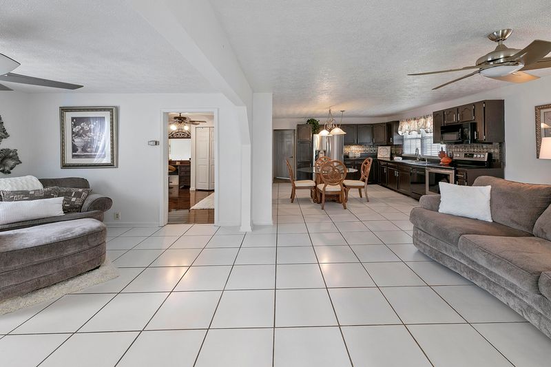 8123 Bell Rd, Knoxville, TN 37938